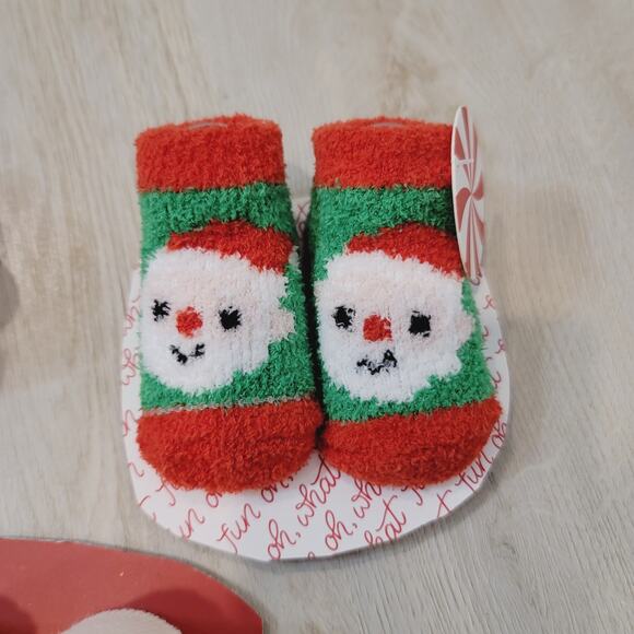 New Set Of 3 Stepping Stones Holidays Christmas Baby Socks Size 0-6M - Picture 3 of 5